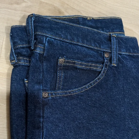 Wrangler Men's Dark Blue Relaxed Jeans - Picture 4 of 6